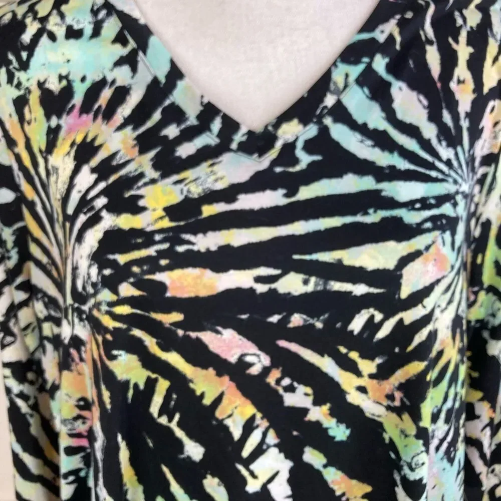 NWOT Abstract print dress V neck w/ pockets rare